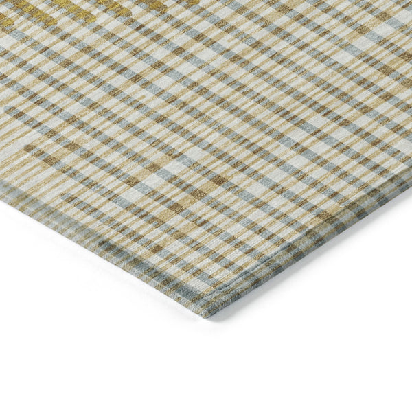Homeroots 3' Beige And Ivory Geometric Washable Rug - Perfect For Indoor And Outdoor Spaces, Stylish & Durable 5' X 8' Polyester 597632