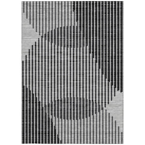 Homeroots 3' Beige And Ivory Geometric Washable Rug - Perfect For Indoor And Outdoor Spaces, Stylish & Durable 8' X 10' Polyester 597640