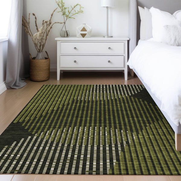 Homeroots 3' Beige And Ivory Geometric Washable Rug - Perfect For Indoor And Outdoor Spaces, Stylish & Durable 3' X 5' Polyester 597643