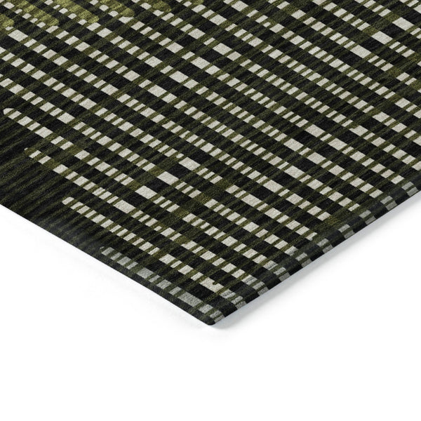 Homeroots 3' Beige And Ivory Geometric Washable Rug - Perfect For Indoor And Outdoor Spaces, Stylish & Durable 5' X 8' Polyester 597644