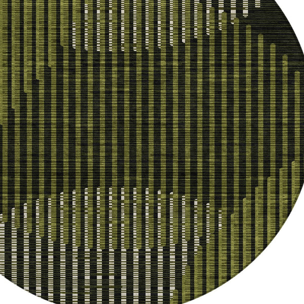 Homeroots 3' Beige And Ivory Geometric Washable Rug - Perfect For Indoor And Outdoor Spaces, Stylish & Durable 8' Round Polyester 597645