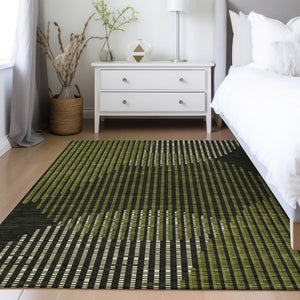 Homeroots 3' Beige And Ivory Geometric Washable Rug - Perfect For Indoor And Outdoor Spaces, Stylish & Durable 8' X 10' Polyester 597646