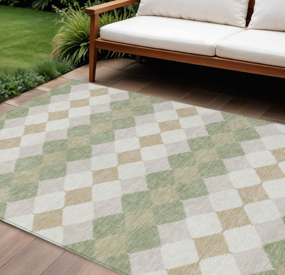 HomeRoots 5' Artichoke Green Geometric Washable Area Rug for Indoor & Outdoor Spaces – Stylish & Durable Design 10' X 14' 597865