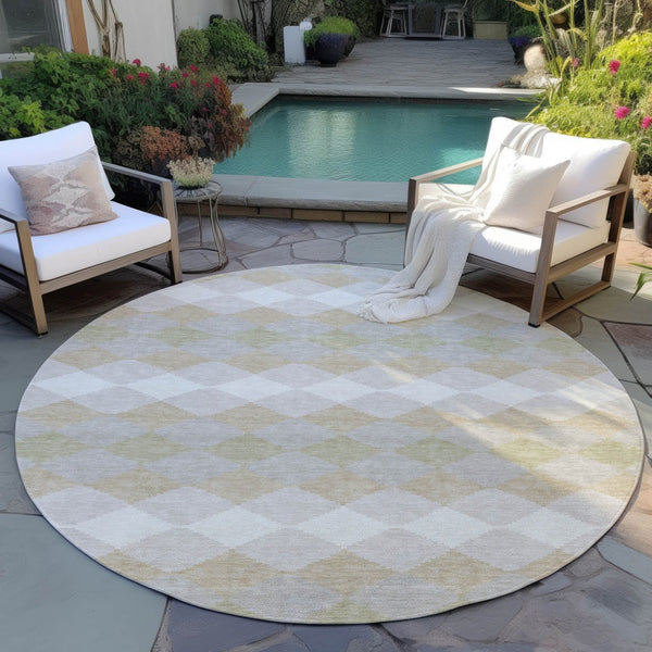 Homeroots 3' Stylish Artichoke Green Ivory Beige Geometric Indoor Outdoor Area Rug - Washable & Durable 8' Round Polyester 597868
