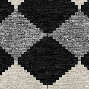 Homeroots 3' Stylish Artichoke Green Ivory Beige Geometric Indoor Outdoor Area Rug - Washable & Durable 3' X 5' Polyester 597872