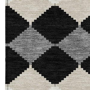 Homeroots 3' Stylish Artichoke Green Ivory Beige Geometric Indoor Outdoor Area Rug - Washable & Durable 5' X 8' Polyester 597873