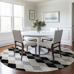 Homeroots 3' Stylish Artichoke Green Ivory Beige Geometric Indoor Outdoor Area Rug - Washable & Durable 8' Round Polyester 597874