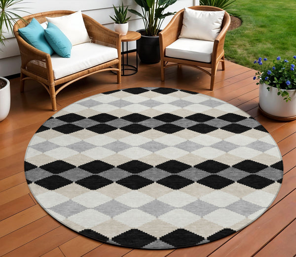 Homeroots 3' Stylish Artichoke Green Ivory Beige Geometric Indoor Outdoor Area Rug - Washable & Durable 8' Round Polyester 597874