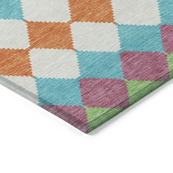 Homeroots 3' Stylish Artichoke Green Ivory Beige Geometric Indoor Outdoor Area Rug - Washable & Durable 8' X 10' Polyester 597881