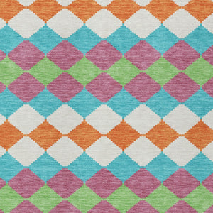 Homeroots 3' Stylish Artichoke Green Ivory Beige Geometric Indoor Outdoor Area Rug - Washable & Durable 8' X 10' Polyester 597881