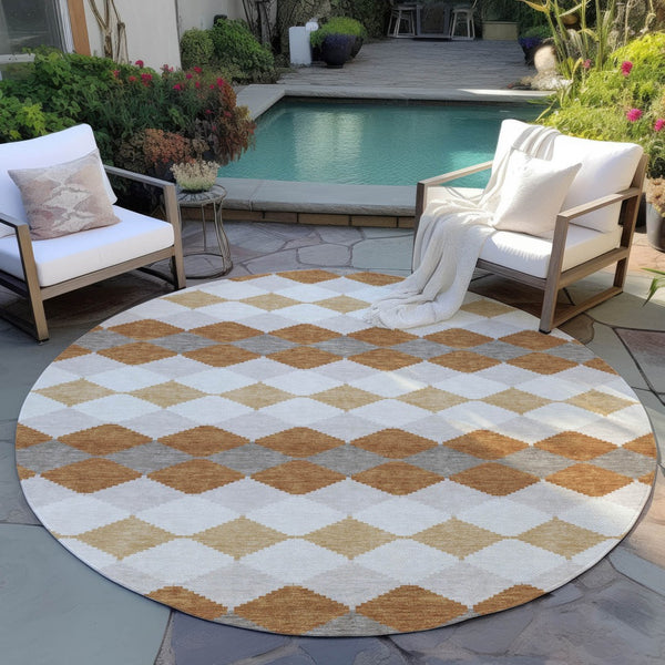 Homeroots 3' Stylish Artichoke Green Ivory Beige Geometric Indoor Outdoor Area Rug - Washable & Durable 8' Round Polyester 597892