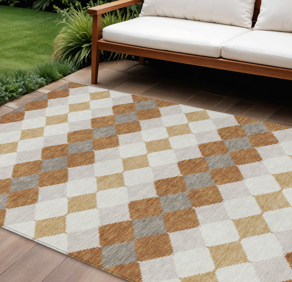 Homeroots 3' Stylish Artichoke Green Ivory Beige Geometric Indoor Outdoor Area Rug - Washable & Durable 10' X 14' Polyester 597895