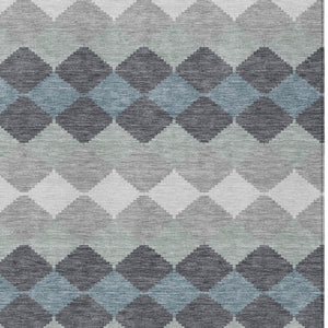 Homeroots 3' Stylish Artichoke Green Ivory Beige Geometric Indoor Outdoor Area Rug - Washable & Durable 3' X 5' Polyester 597902