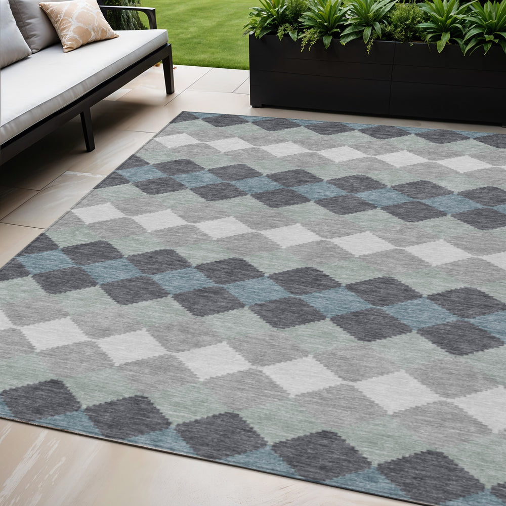 Homeroots 3' Stylish Artichoke Green Ivory Beige Geometric Indoor Outdoor Area Rug - Washable & Durable 5' X 8' Polyester 597903