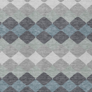 Homeroots 3' Stylish Artichoke Green Ivory Beige Geometric Indoor Outdoor Area Rug - Washable & Durable 5' X 8' Polyester 597903