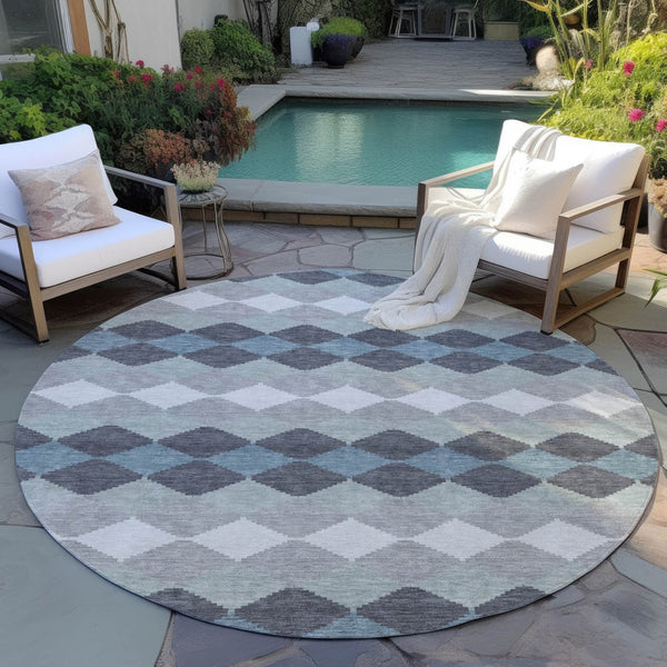 Homeroots 3' Stylish Artichoke Green Ivory Beige Geometric Indoor Outdoor Area Rug - Washable & Durable 8' Round Polyester 597904
