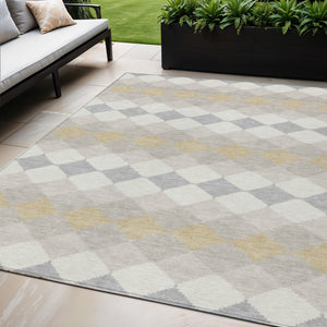 Homeroots 3' Stylish Artichoke Green Ivory Beige Geometric Indoor Outdoor Area Rug - Washable & Durable 5' X 8' Polyester 597909