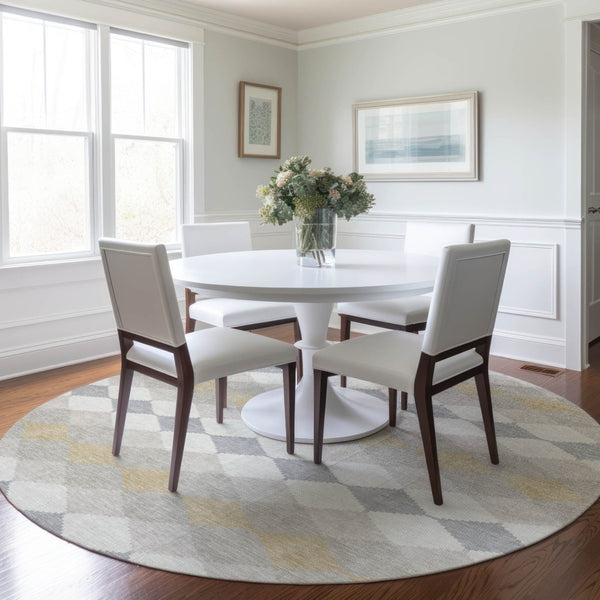 Homeroots 3' Stylish Artichoke Green Ivory Beige Geometric Indoor Outdoor Area Rug - Washable & Durable 8' Round Polyester 597910