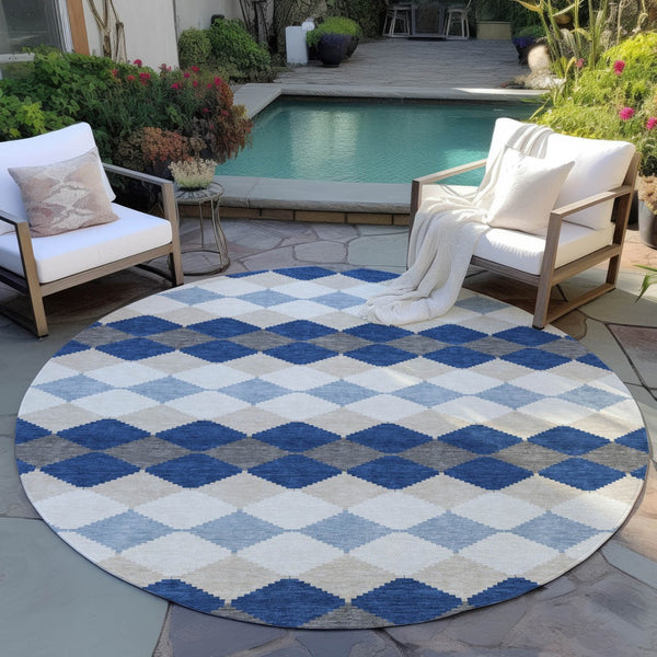 Homeroots 3' Stylish Artichoke Green Ivory Beige Geometric Indoor Outdoor Area Rug - Washable & Durable 8' Round Polyester 597916