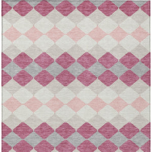 Homeroots 3' Stylish Artichoke Green Ivory Beige Geometric Indoor Outdoor Area Rug - Washable & Durable 3' X 5' Polyester 597920