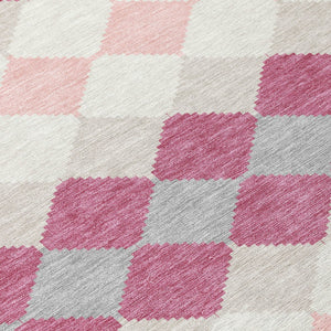 Homeroots 3' Stylish Artichoke Green Ivory Beige Geometric Indoor Outdoor Area Rug - Washable & Durable 3' X 5' Polyester 597920