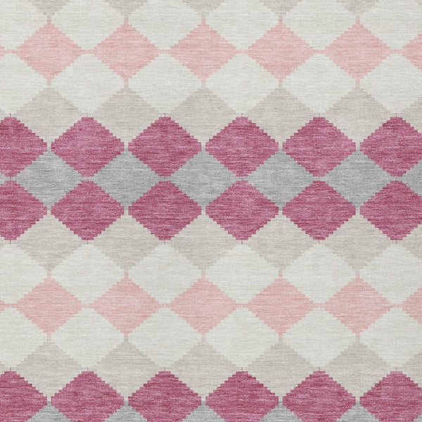 Homeroots 3' Stylish Artichoke Green Ivory Beige Geometric Indoor Outdoor Area Rug - Washable & Durable 5' X 8' Polyester 597921