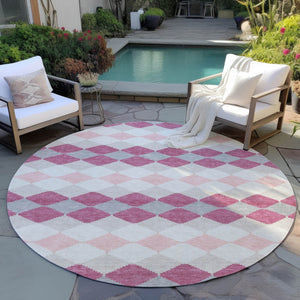 Homeroots 3' Stylish Artichoke Green Ivory Beige Geometric Indoor Outdoor Area Rug - Washable & Durable 8' Round Polyester 597922