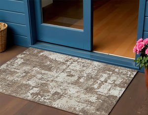 Homeroots 3' Black And Gray Abstract Washable Area Rug - Versatile Indoor Outdoor Design For Any Space 3' X 5' Polyester 597938