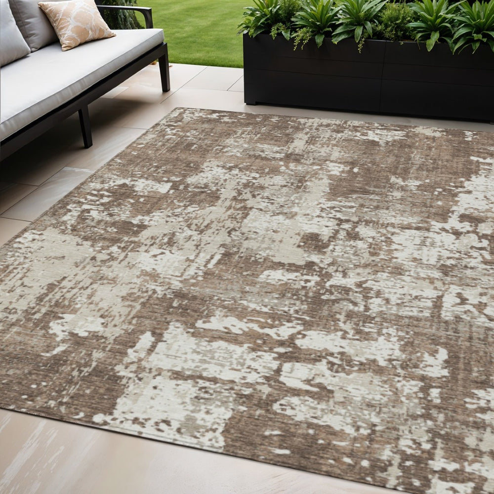 HomeRoots 5' Versatile Brown and Beige Abstract Area Rug for Indoor and Outdoor Spaces - Machine Washable & Durable 5' X 8' 597939