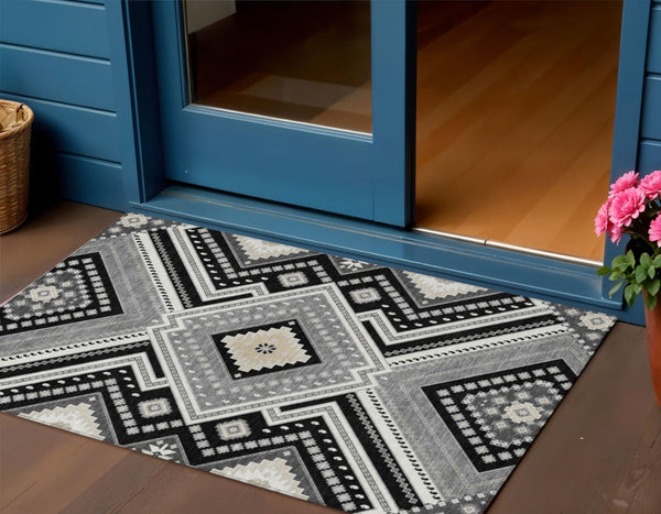 Homeroots 3' Beige Gray Ivory Tribal Washable Area Rug For Indoor Outdoor Use - Durable And Stylish Design 3' X 5' Polyester 598094