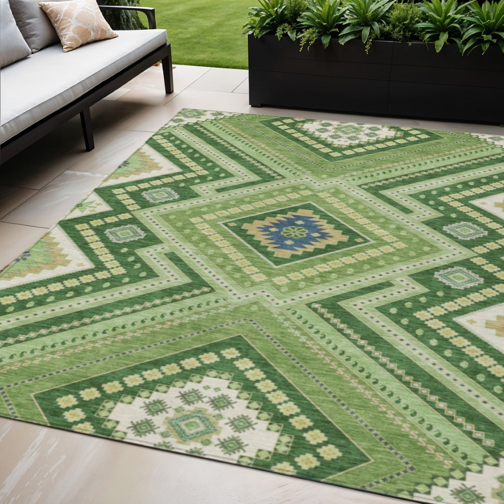 HomeRoots 5' Tribal Washable Area Rug in Green, Ivory & Beige – Stylish Indoor/Outdoor Decor for Any Space 5' X 8' 598119