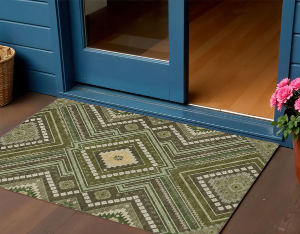 Homeroots 3' Beige Gray Ivory Tribal Washable Area Rug For Indoor Outdoor Use - Durable And Stylish Design 3' X 5' Polyester 598142