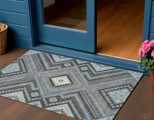 Homeroots 3' Beige Gray Ivory Tribal Washable Area Rug For Indoor Outdoor Use - Durable And Stylish Design 3' X 5' Polyester 598148