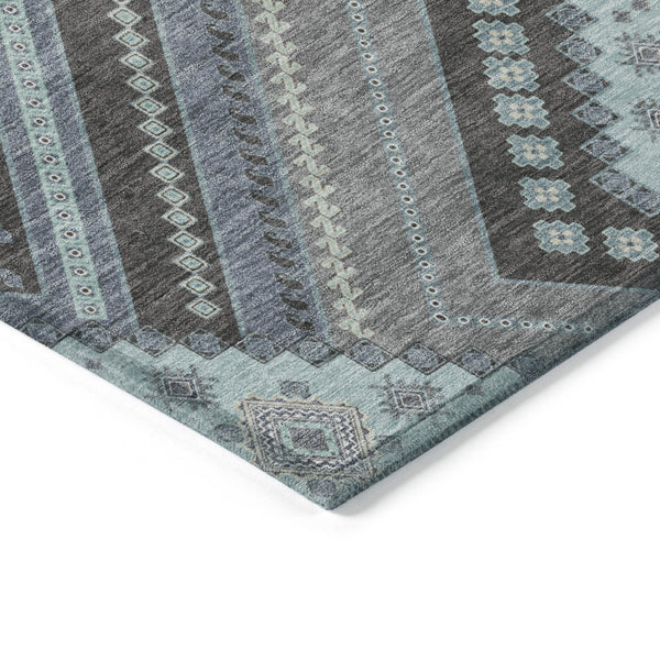 Homeroots 3' Beige Gray Ivory Tribal Washable Area Rug For Indoor Outdoor Use - Durable And Stylish Design 3' X 5' Polyester 598148