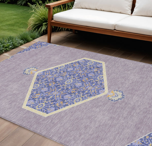 Homeroots 3' Artichoke Green Beige Ivory Oriental Washable Area Rug For Indoor Outdoor Spaces, Durable Design 9' X 12' Polyester 598212