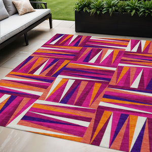 Homeroots 3' Stylish Geometric Beige Gray Ivory Washable Area Rug For Indoor And Outdoor Spaces, Durable Design 5' X 8' Polyester 598257