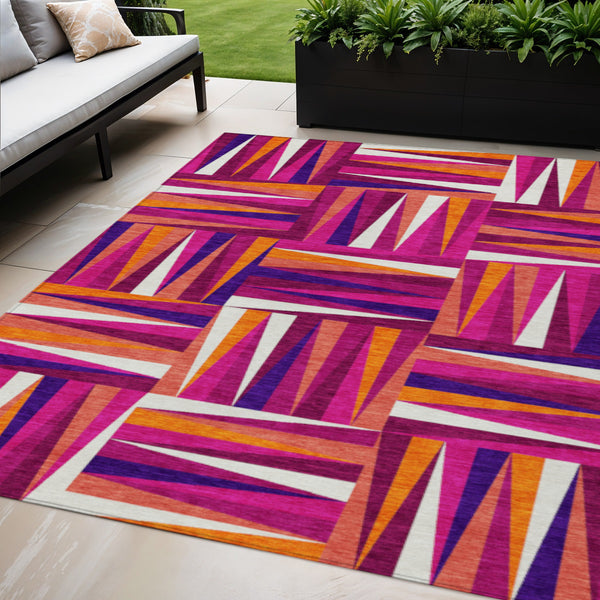 Homeroots 3' Stylish Geometric Beige Gray Ivory Washable Area Rug For Indoor And Outdoor Spaces, Durable Design 5' X 8' Polyester 598257