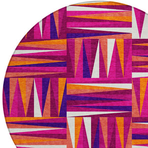 Homeroots 3' Stylish Geometric Beige Gray Ivory Washable Area Rug For Indoor And Outdoor Spaces, Durable Design 8' Round Polyester 598258