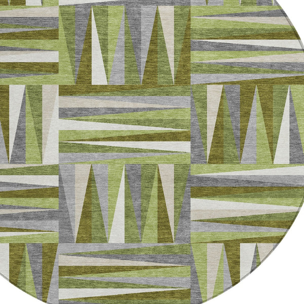 Homeroots 3' Stylish Geometric Beige Gray Ivory Washable Area Rug For Indoor And Outdoor Spaces, Durable Design 8' Round Polyester 598264