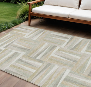 Homeroots 3' Stylish Geometric Beige Gray Ivory Washable Area Rug For Indoor And Outdoor Spaces, Durable Design 8' X 10' Polyester 598271