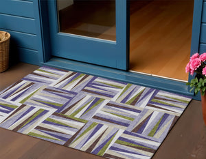 Homeroots 3' Stylish Geometric Beige Gray Ivory Washable Area Rug For Indoor And Outdoor Spaces, Durable Design 3' X 5' Polyester 598274