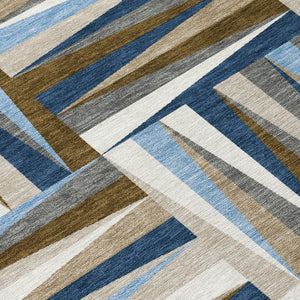 Homeroots 3' Stylish Geometric Beige Gray Ivory Washable Area Rug For Indoor And Outdoor Spaces, Durable Design 8' Round Polyester 598282