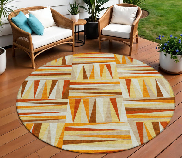 Homeroots 3' Stylish Geometric Beige Gray Ivory Washable Area Rug For Indoor And Outdoor Spaces, Durable Design 8' Round Polyester 598288