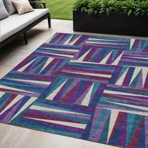 Homeroots 3' Stylish Geometric Beige Gray Ivory Washable Area Rug For Indoor And Outdoor Spaces, Durable Design 5' X 8' Polyester 598293