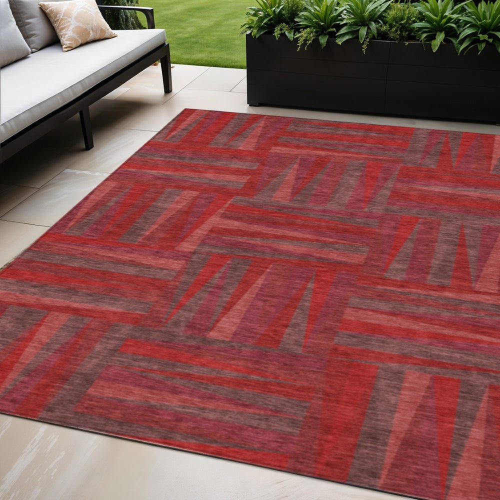 HomeRoots 5' Modern Red and Brown Geometric Washable Area Rug for Indoor and Outdoor Spaces - Durable Design 5' X 8' 598299