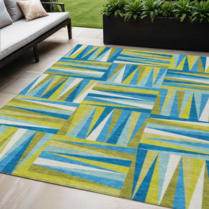 Homeroots 3' Stylish Geometric Beige Gray Ivory Washable Area Rug For Indoor And Outdoor Spaces, Durable Design 5' X 8' Polyester 598305