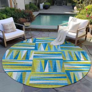 Homeroots 3' Stylish Geometric Beige Gray Ivory Washable Area Rug For Indoor And Outdoor Spaces, Durable Design 8' Round Polyester 598306