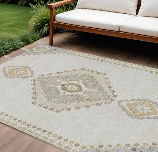 Homeroots 3' Black Gold And Gray Oriental Rug - Stylish Washable Indoor Outdoor Area Rug For Any Space 10' X 14' Polyester 598423