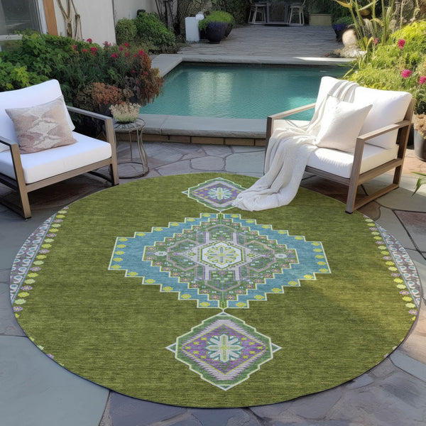 Homeroots 3' Black Gold And Gray Oriental Rug - Stylish Washable Indoor Outdoor Area Rug For Any Space 8' Round Polyester 598432