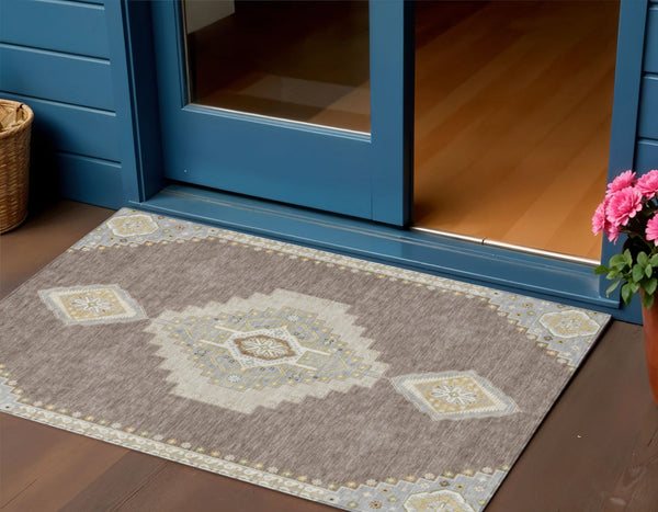 Homeroots 3' Black Gold And Gray Oriental Rug - Stylish Washable Indoor Outdoor Area Rug For Any Space 3' X 5' Polyester 598448